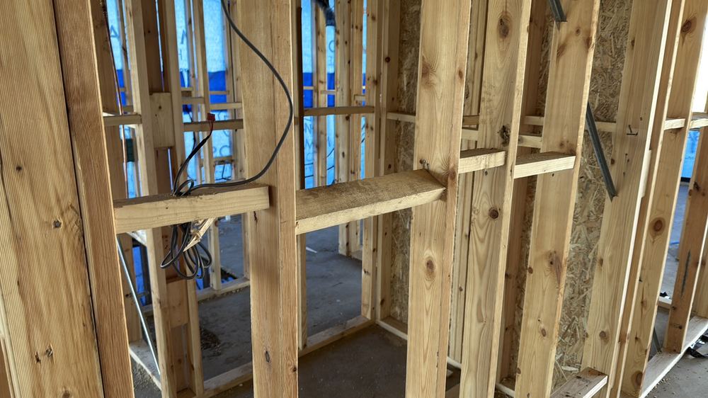 Nogging above the meter box not secured, Wollert